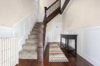 Corner House - Cozy Five Star 2 Bedroom Suite. Downtown and Stadium. Parking! - Dapur