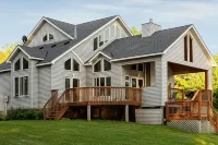 150+ ft Of Lakeshore / Private Beach / 4 Acres - 홈스테이