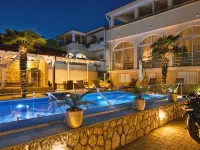 Apartments Sun Dance 2 With Heated Pool - 4-Star