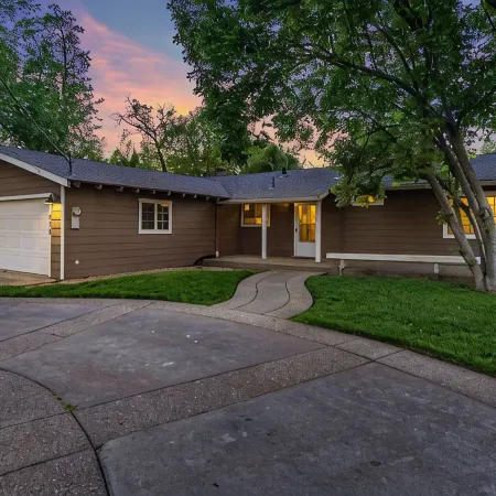 Cozy All Hardwood Home w Private Pool Near Enloe & Csuc