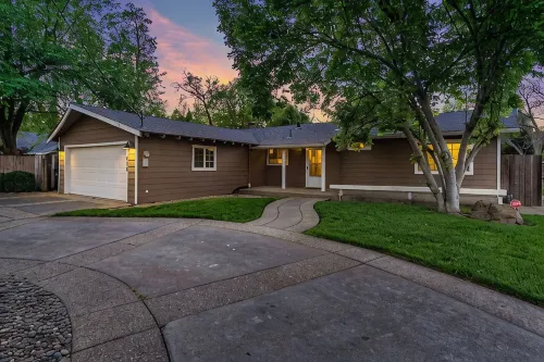 Cozy All Hardwood Home w Private Pool Near Enloe & Csuc - 3-Sterne