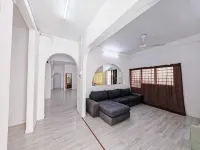 Spacious 4 brooms house@USM/Qbay/FTZ/Spice Arena - 2 ดาว