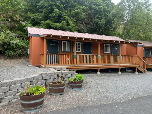 Rogue River Landing Resort - 2-Star