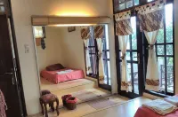 Cozzy homestay puspaloka - parking