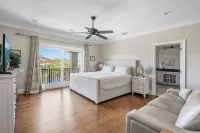 Biggest Yard in Area, Spa, Movie Theater & Game Room, On Lake&Across Gulf, 7 Bed - Jacuzzi