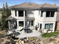 Rocky Mountain View Bed & Breakfast Hotels in Cochrane
