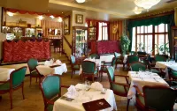 Grand Hotel Praha Отели в г. Прага