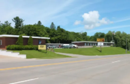Budget Host Crestview Inn