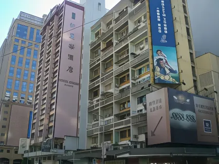 Hotel Sintra Отели рядом с достопримечательностью «Либвинский Дом»