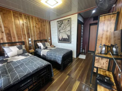 Xplore 62 Glamping Các khách sạn ở Sukamakmur