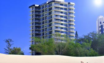 Seacrest Beachfront Apartments Surfers Paradise