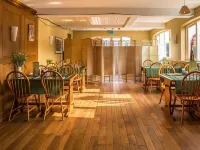 The Castle Hotel Hotels in Llanfihangel Cwmdu with Bwlch and Cathedine