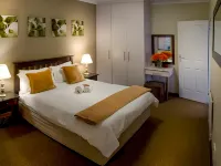 Quiet Guest Room with Double Bed and Kitchen, Near Port Elizabeth