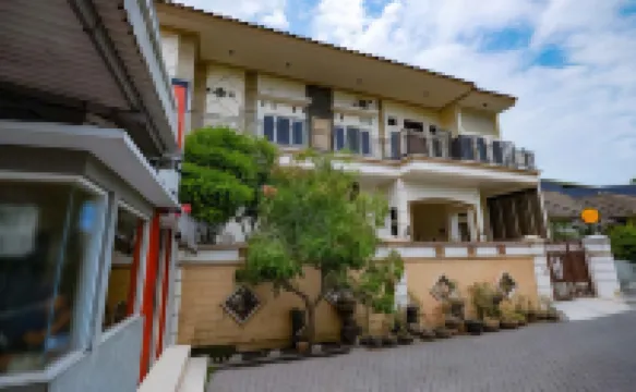 Griya One Family Hotel a 