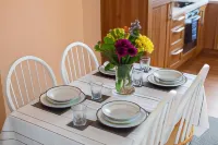 Meridian Bay Apartment Hotel di Mayals