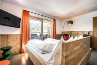 Mondschein Hotel & Chalet Hotels in Klosterle