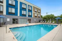 Holiday Inn Express & Suites Mobile – I-65