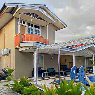 Urbanview Hotel ME Jayapura Hotel Exterior