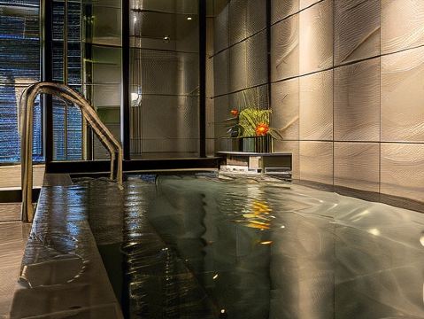 1. 호텔 아마넥 교..