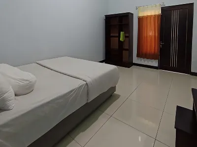Surya Abadi Homestay Syariah RedPartner Hotel di Jatijajar