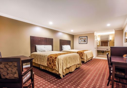 Rodeway Inn & Suites