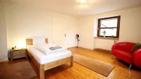 Ferienwohnung am Wasserschloss 1-3 Hotels in der Nähe von Kitzingen