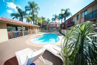 Ramada Hotel & Suites by Wyndham Sydney Cabramatta - Yüzme Havuzu