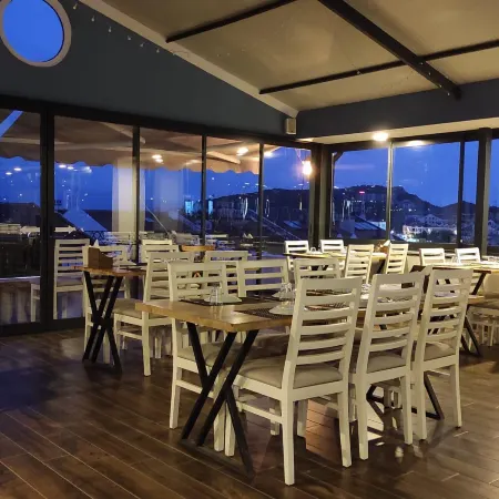 Zephyros City Otel