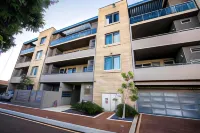 Zappeion Apartments West Perth otelleri