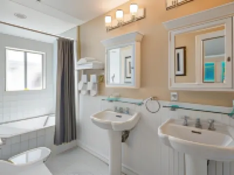 グレンモア プラザ ホテル アバロンのホテル