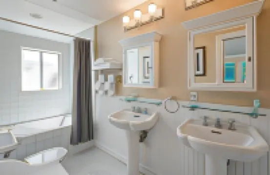 Glenmore Plaza Hotel