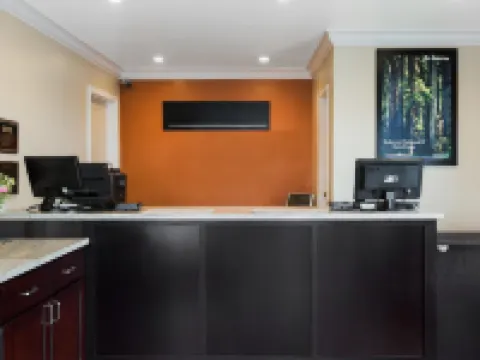 Travelodge by Wyndham Eureka Hotels in Eureka