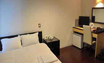 3. Hotel So..