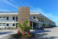 Anna Maria Beach Resort Hotels near Restless Natives