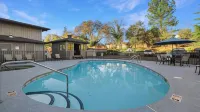 Sonora Aladdin Motor Inn - Pools