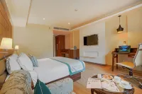 Aatmayog Luxury Manor by Blueko Hotels Hotels in Shallin