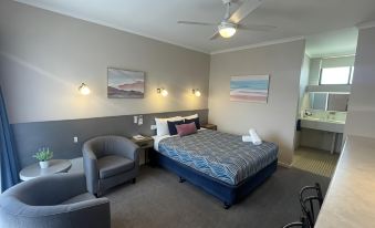 Paddlewheel Motel