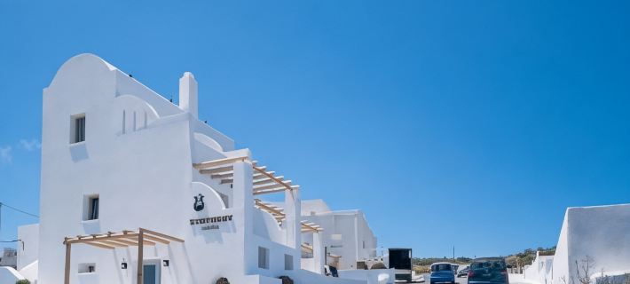 Symphony Suites Hotels in Santorini