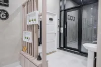 RedDoorz Plus @ Jalan Juanda Medan Hotels in Medan Maimun