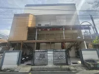Hotel Budget Urban Space - Bus Hotels in Bangunharjo