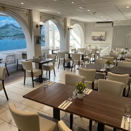 Sorrento Hotel & Restaurant