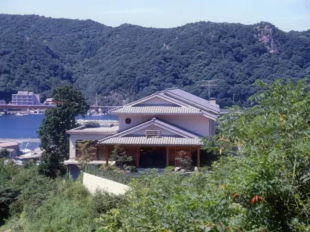 Ryouri No Yado Ginrin Отели рядом с достопримечательностью «Жемчужный остров Микимото»