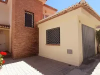 NUEVA Increíble casa con vistas al mar y piscina Hotels in Velilla-Taramay