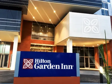 Hilton Garden Inn Bogota Airport Отели рядом с достопримечательностью «Салитре Махико»