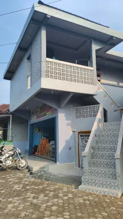 Zero Kost H.Bustomi Отели в г. Tanjung Enim