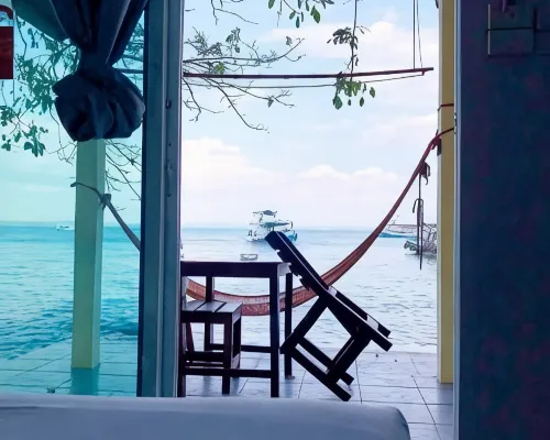 ซันไรส์ วิลลา ซีวิว โรงแรมใกล้แหลมน้อยหน่า