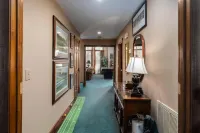 Stunning Golf Views on Pinehurst National No. 9. A Luxurious Retreat Awaits.