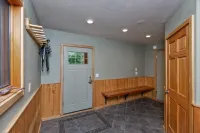 Spacious rental for 6 in lovely home with gorgeous views, minutes from resort