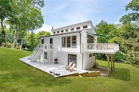 Walk to Breakwater Beach in Heart of Wine Country