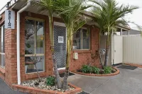 Shannon Motor Inn Hotels in Newtown